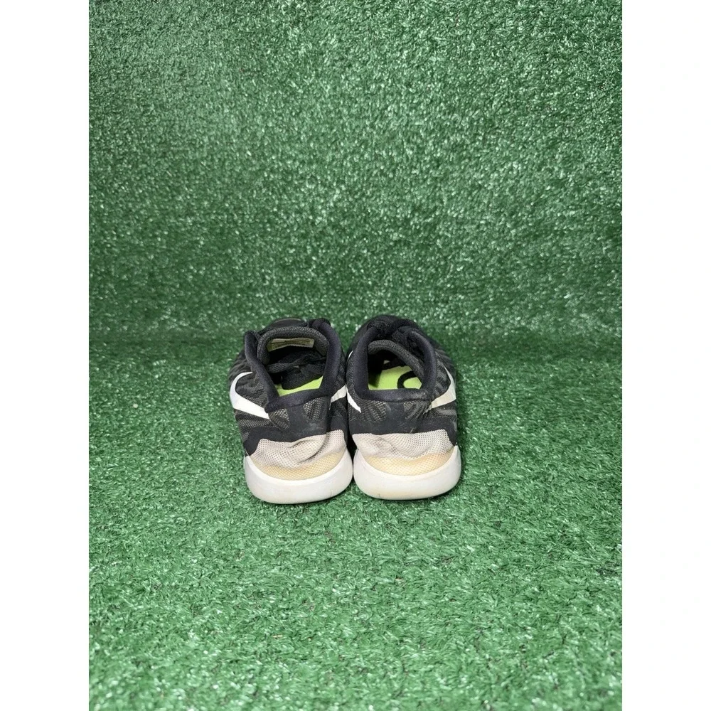 Nike Free Run Women‎ Size 6 Black White Athletic Comfort Running Sneakers